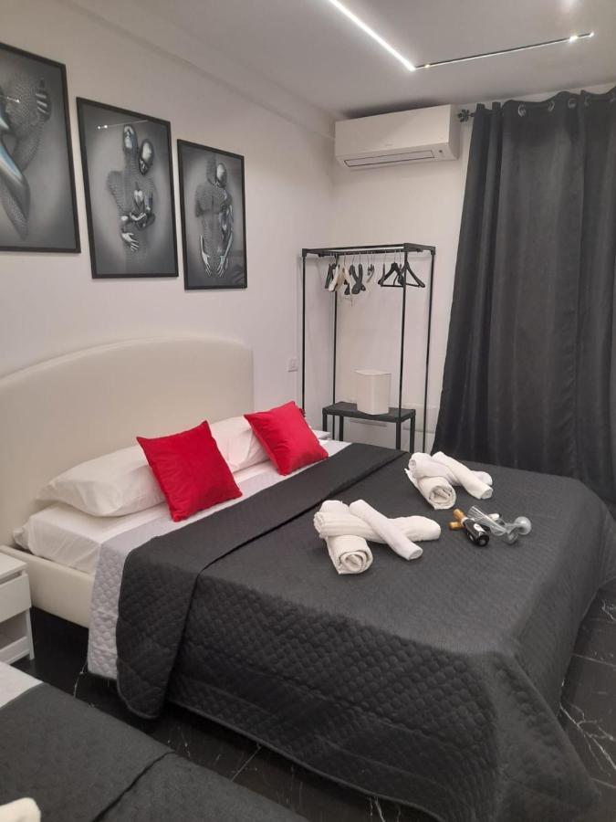 Hotel Lux House Naples Airport Exterior foto