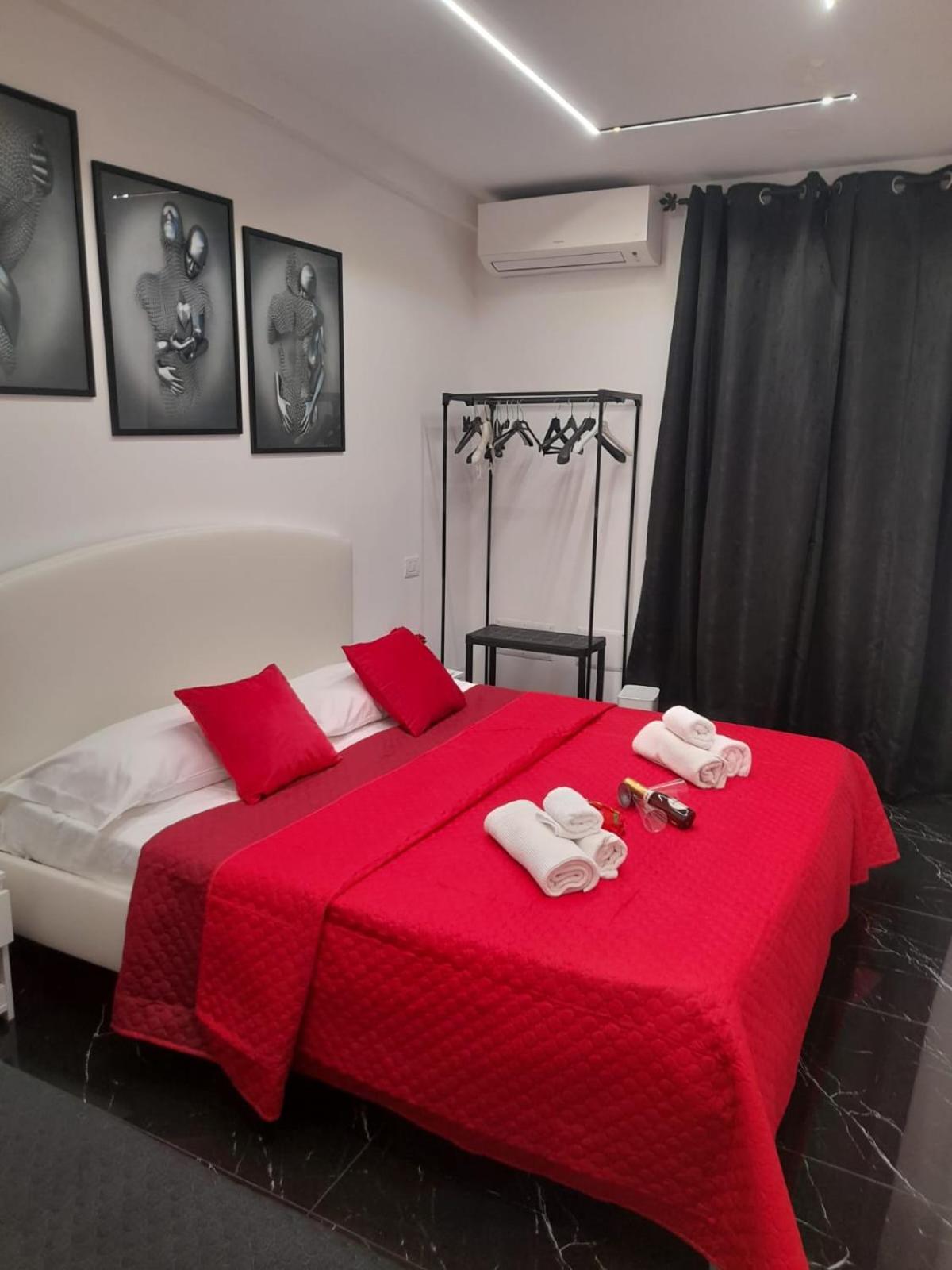 Hotel Lux House Naples Airport Exterior foto